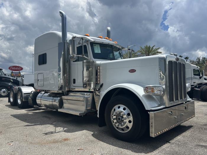 2023 Peterbilt 389 — photo 7