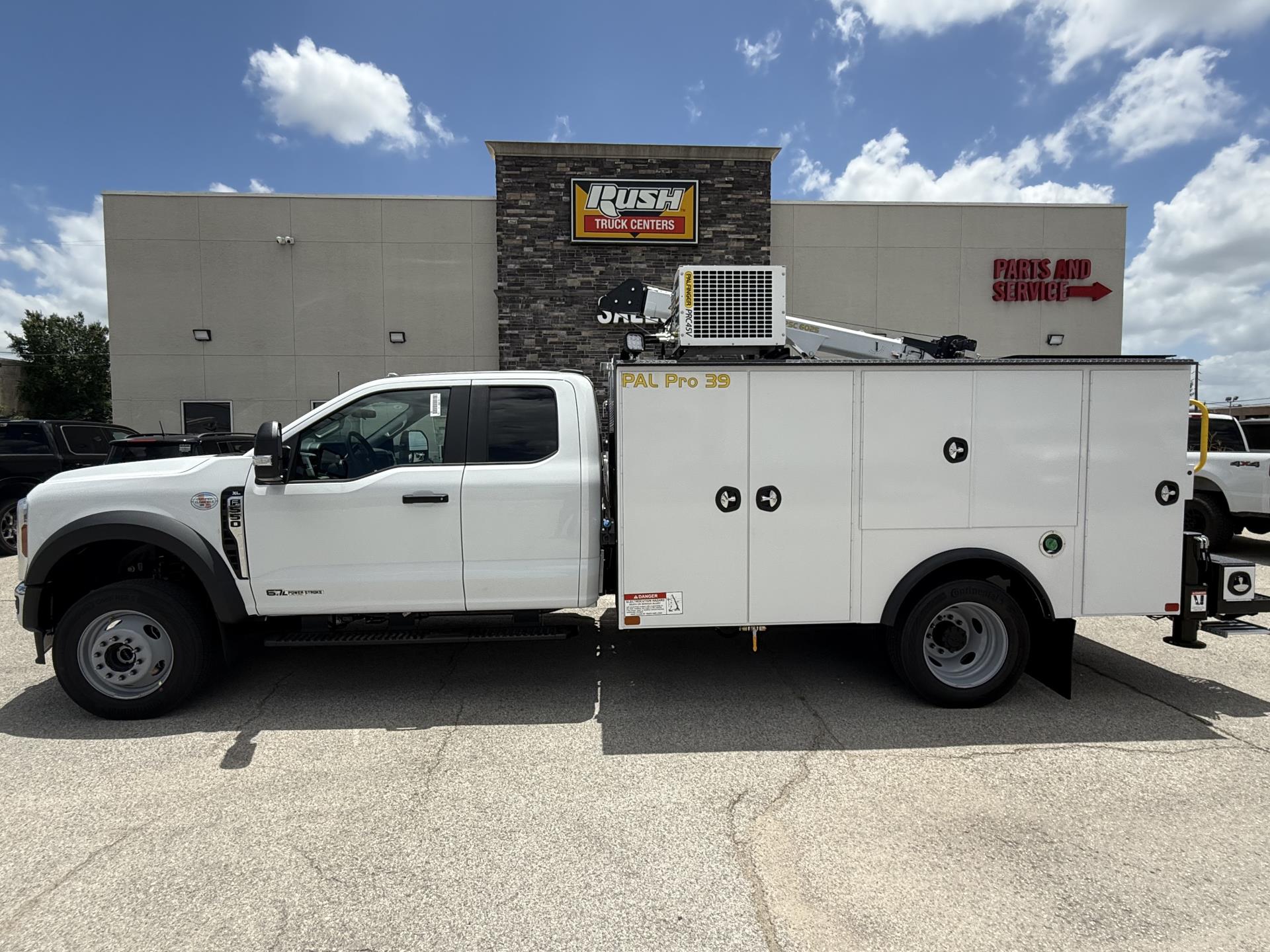 New 2026 Ford F-550 - photo 2