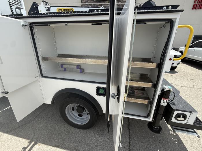 2026 Ford F-550-8