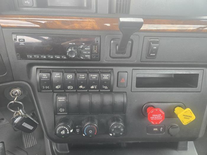 2020 International LT625-4