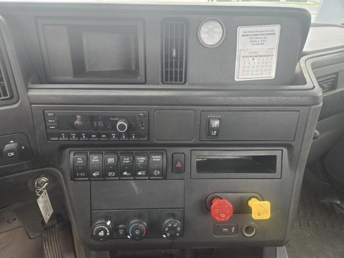 2023 International LT625-6