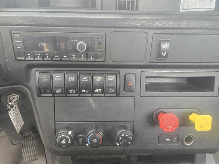 2023 International LT625-6