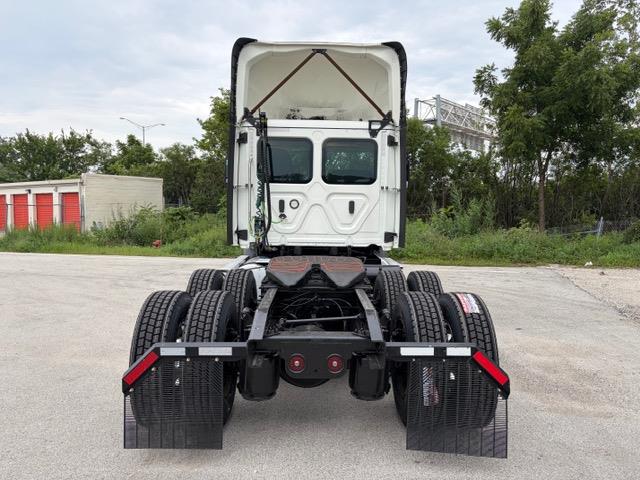2021 Freightliner Cascadia-3