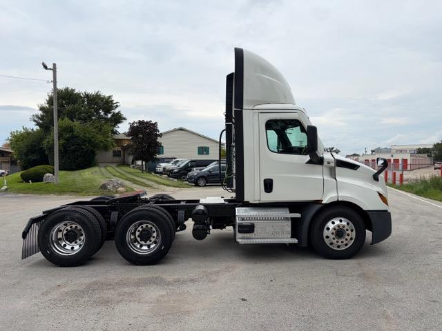 2021 Freightliner Cascadia-7