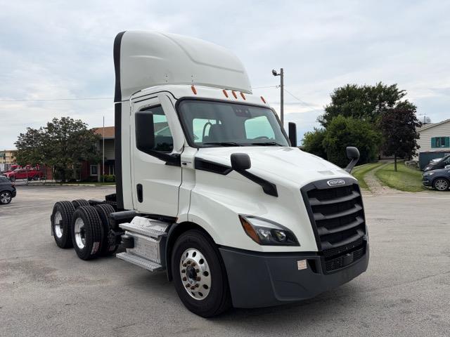 2021 Freightliner Cascadia-8