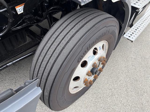 2021 Freightliner Cascadia-10