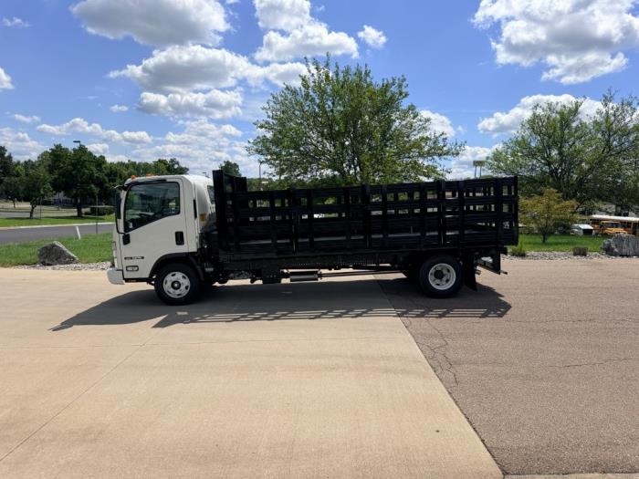 2026 Isuzu NPR-8