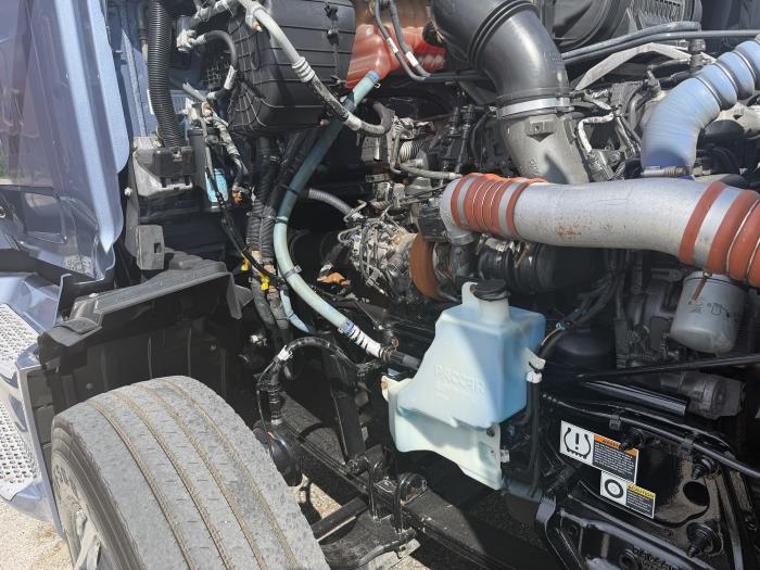 2023 Peterbilt 579-15