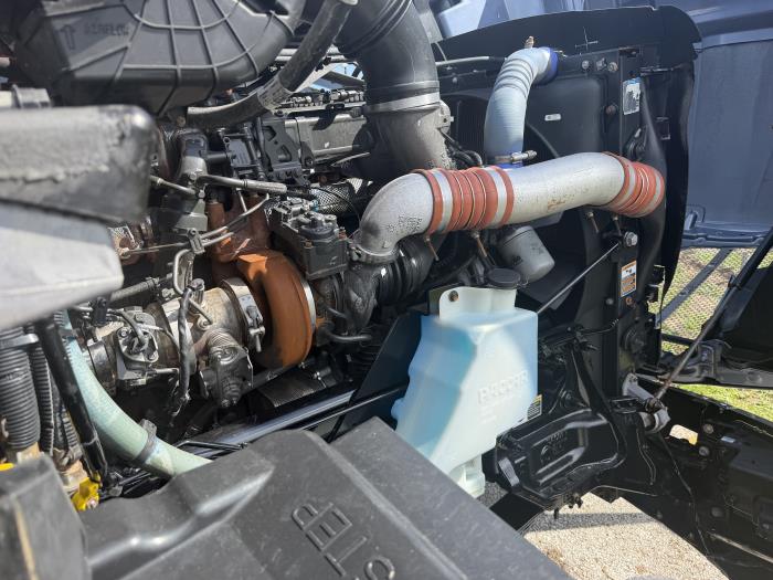 2023 Peterbilt 579-16