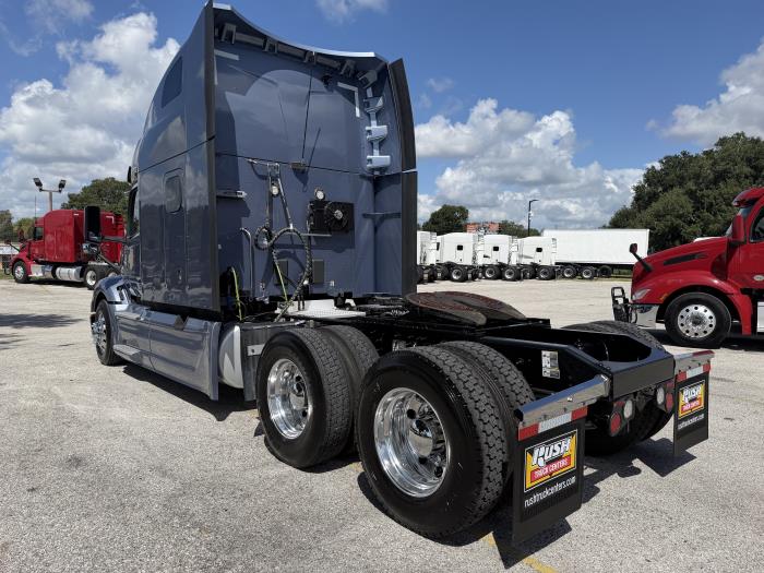 2023 Peterbilt 579-10