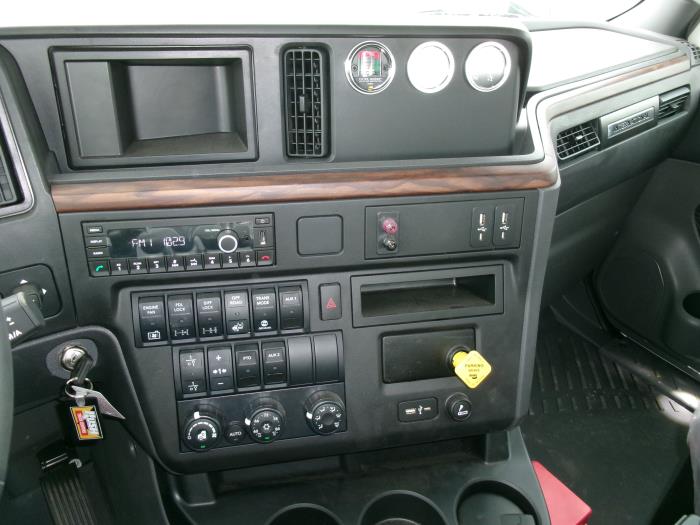 2026 International HX620-9