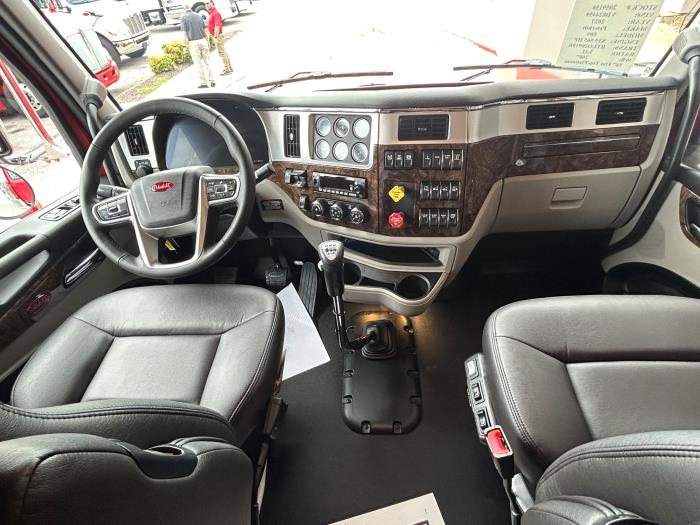 2027 Peterbilt 589-3