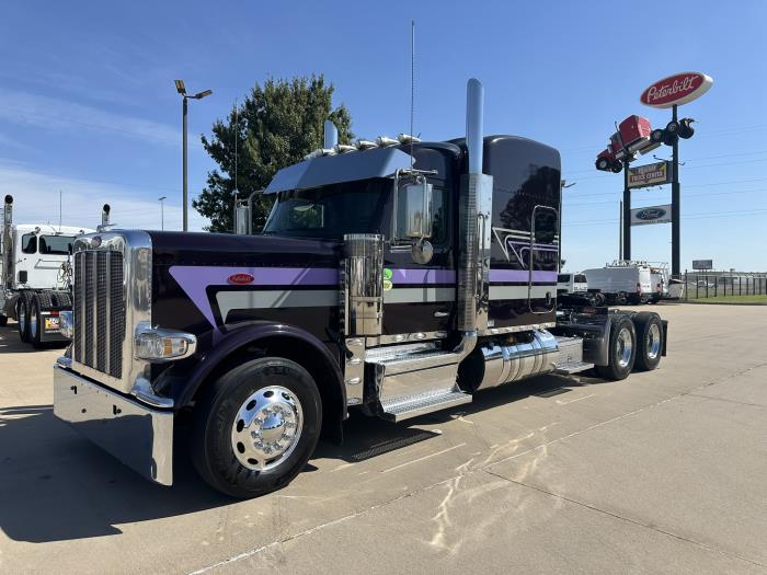 2025 Peterbilt 589-1