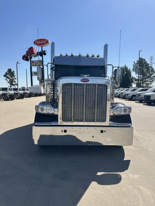 2025 Peterbilt 589-3