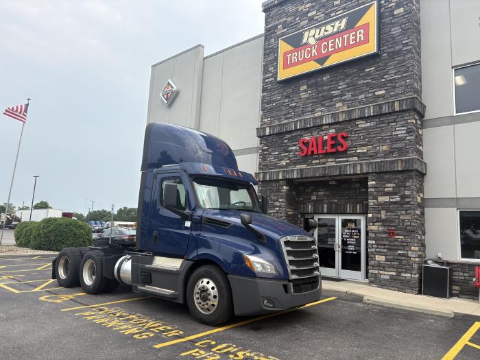 2022 Freightliner Cascadia-0