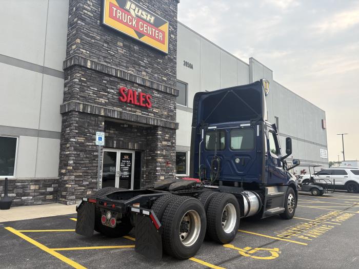2022 Freightliner Cascadia-2