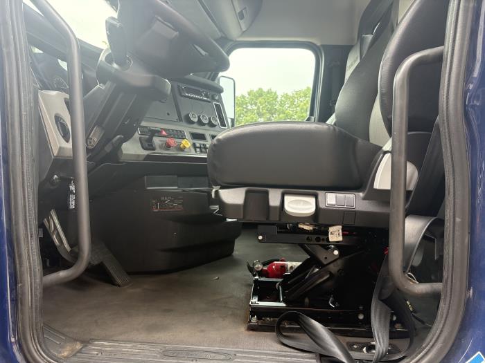2022 Freightliner Cascadia-5