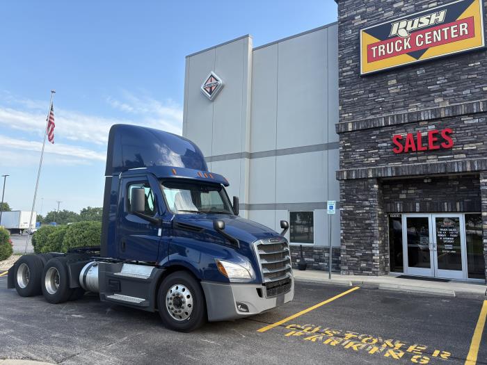 2022 Freightliner Cascadia-3