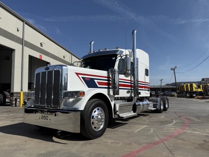 2027 Peterbilt 589-2