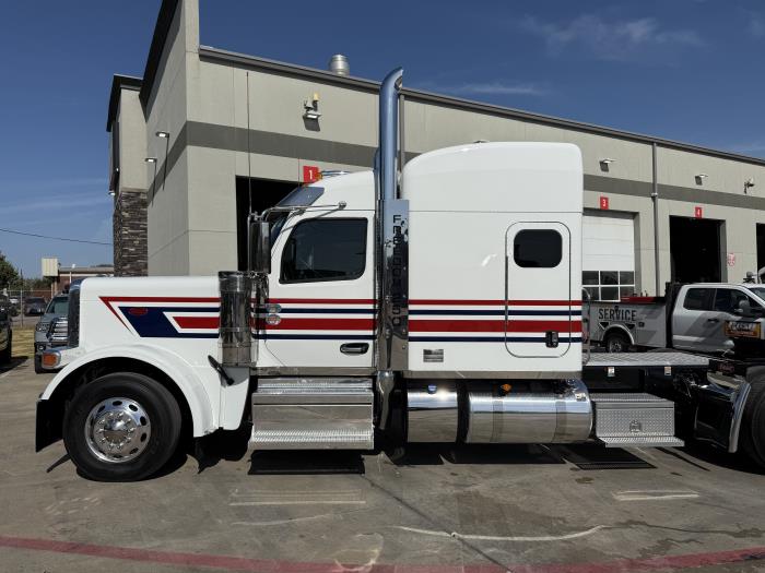 2027 Peterbilt 589-5