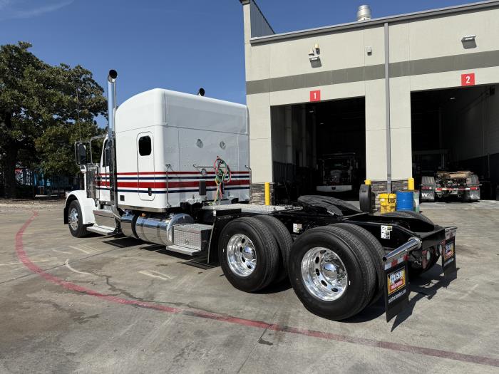 2027 Peterbilt 589-6