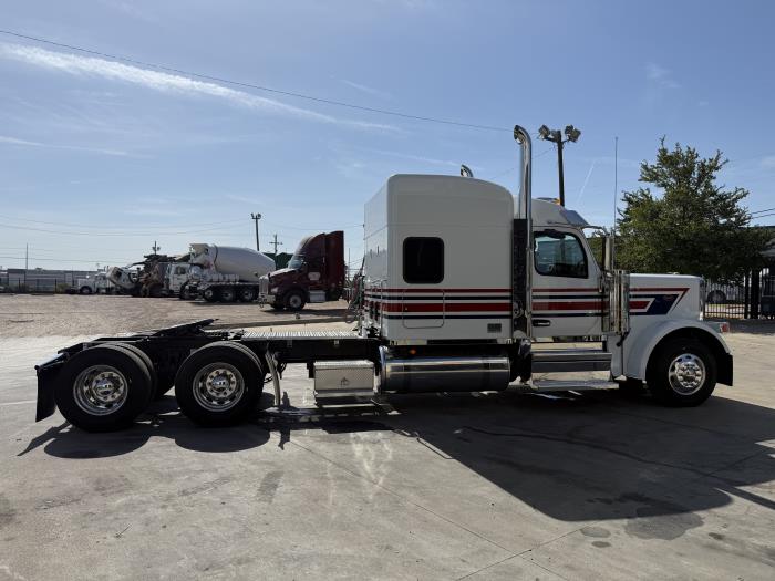2027 Peterbilt 589-9