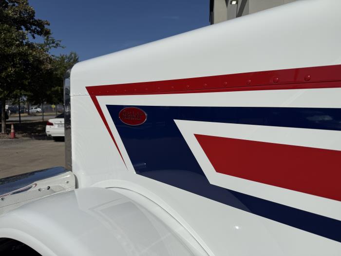 2027 Peterbilt 589-15