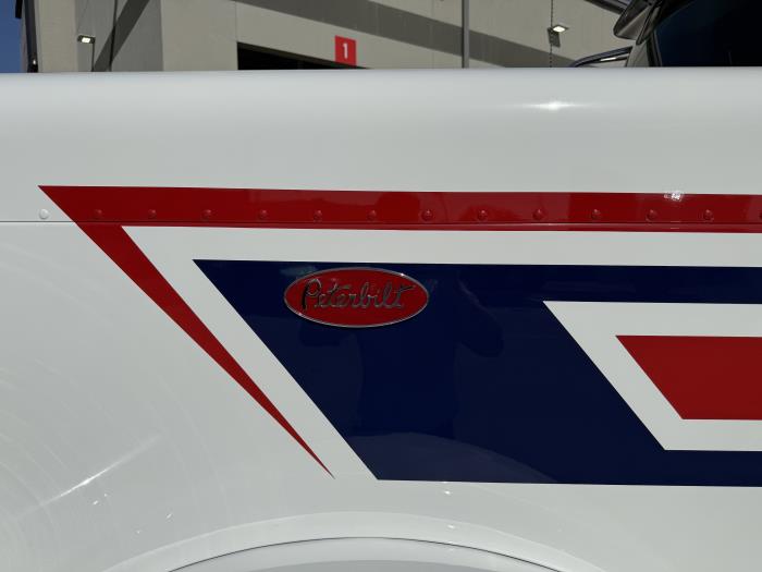 2027 Peterbilt 589-16