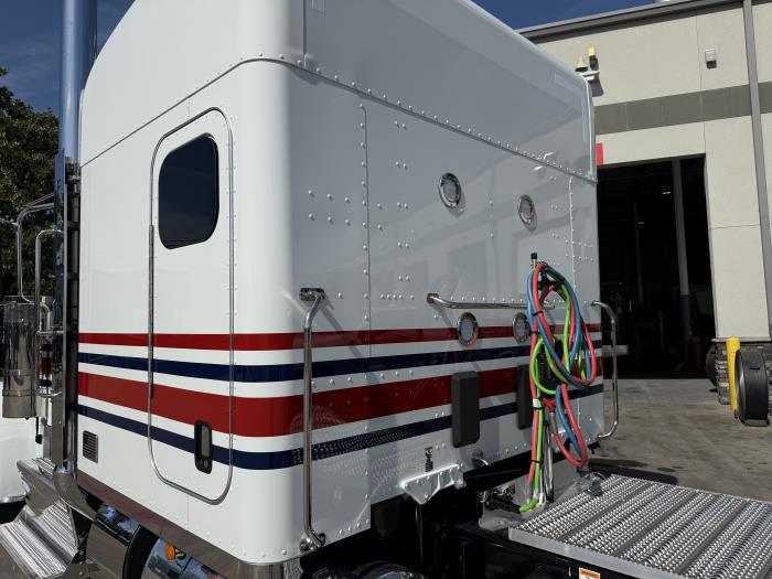 2027 Peterbilt 589-19