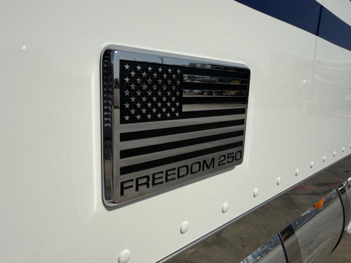 2027 Peterbilt 589-30