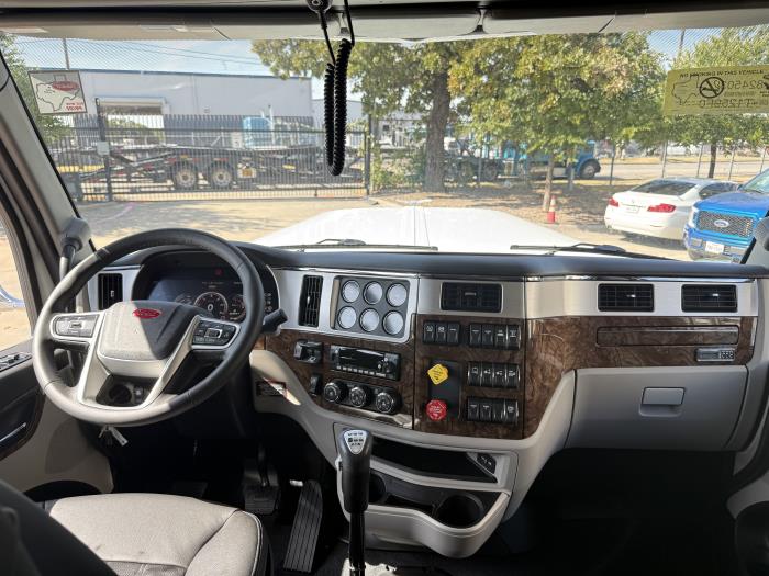 2027 Peterbilt 589-69