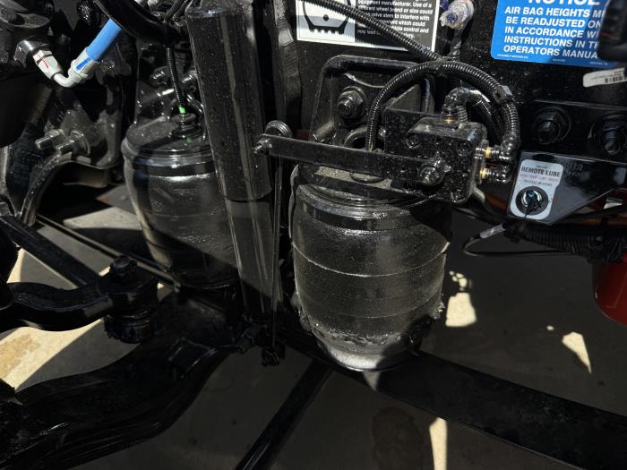 2027 Peterbilt 589-75