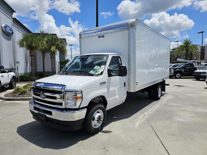 2027 Ford E-450-1
