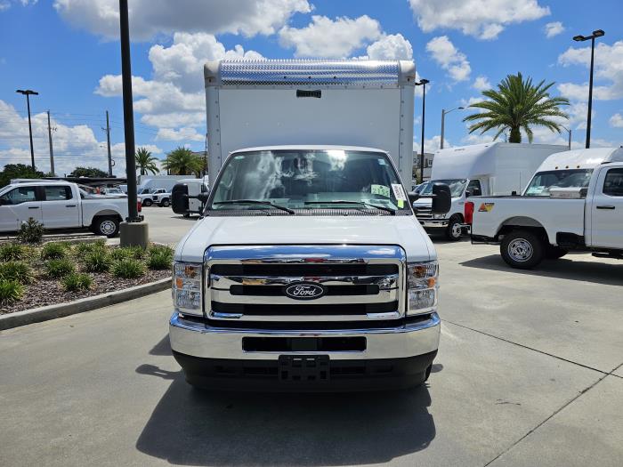 2027 Ford E-450-2