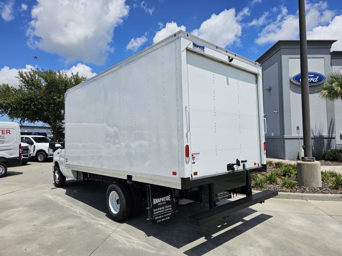 2027 Ford E-450-7