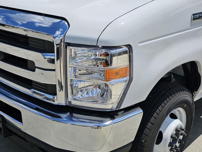 2027 Ford E-450-9