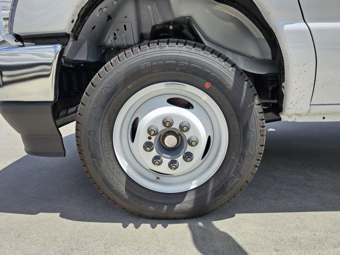 2027 Ford E-450-10