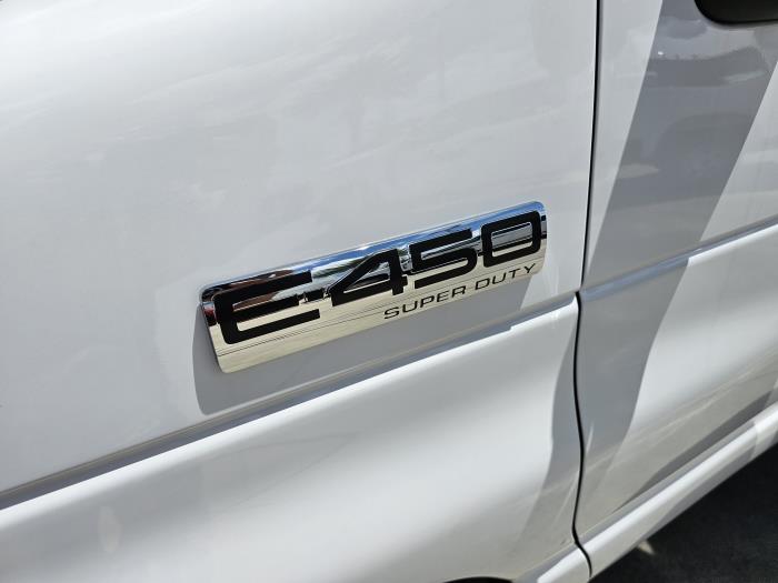 2027 Ford E-450-11