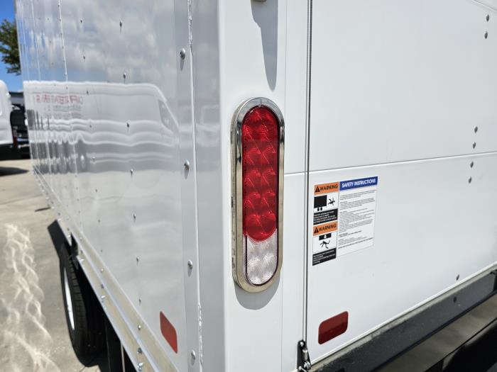 2027 Ford E-450-12