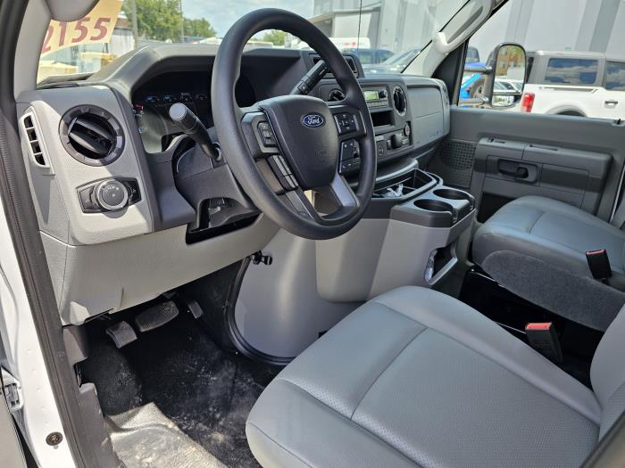 2027 Ford E-450-15
