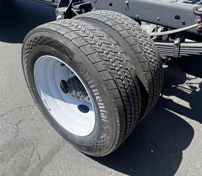 2026 Ford F-550-8