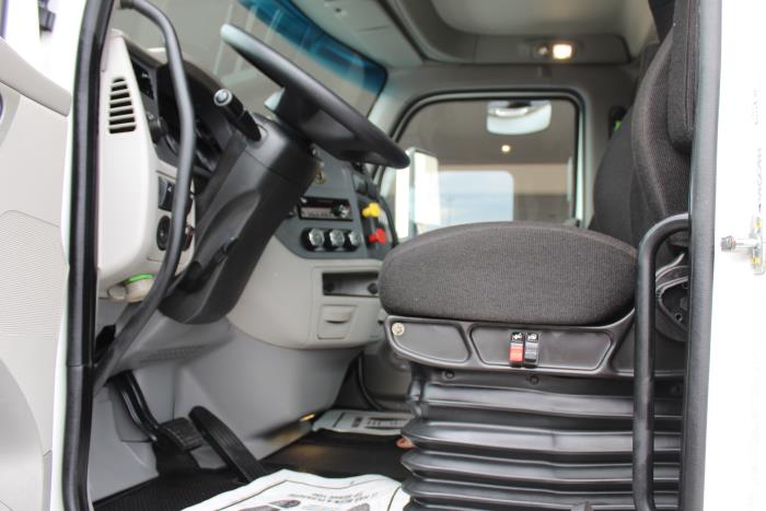 2020 Peterbilt 579-8