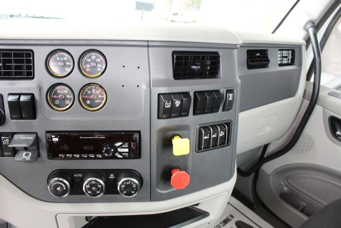 2020 Peterbilt 579-13