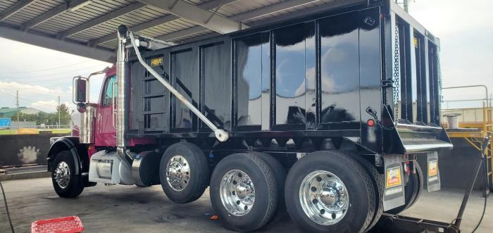 2025 Peterbilt 589 — photo 5