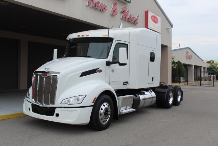 2022 Peterbilt 579-0