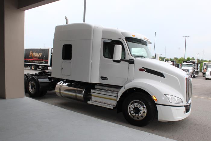 2022 Peterbilt 579-7