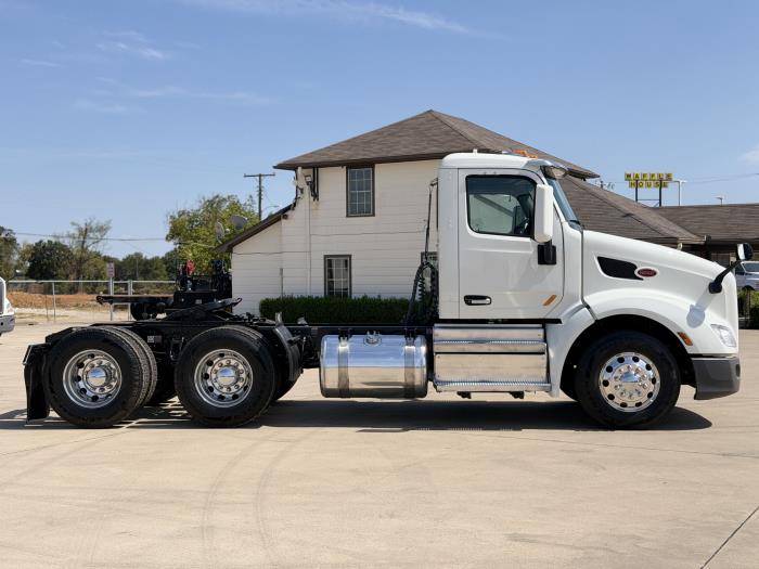 2021 Peterbilt 579-4