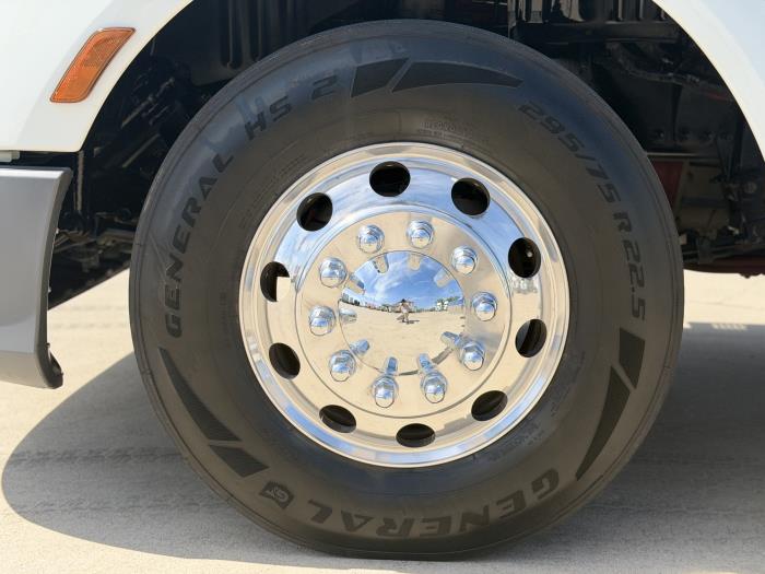 2021 Peterbilt 579-9