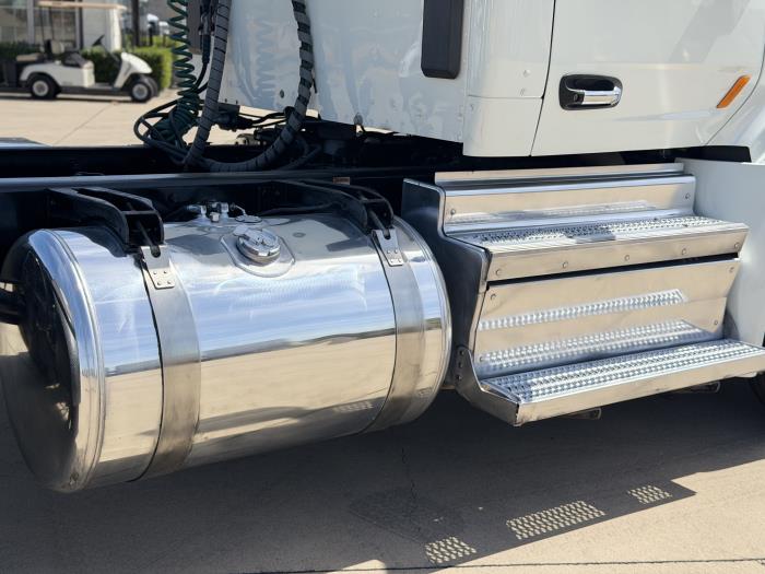 2021 Peterbilt 579-13