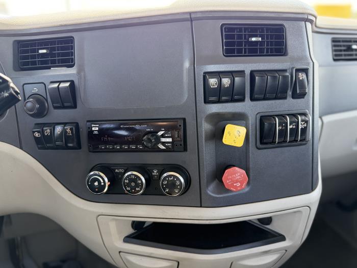 2021 Peterbilt 579-21